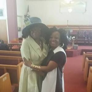 Meet your Posher, Dee dee